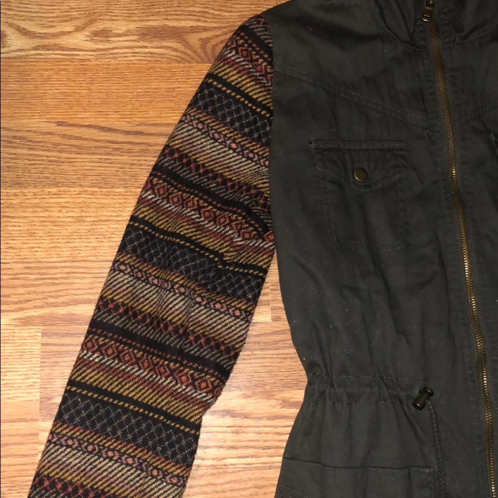 Light weight jacket - Picture 2 of 4
